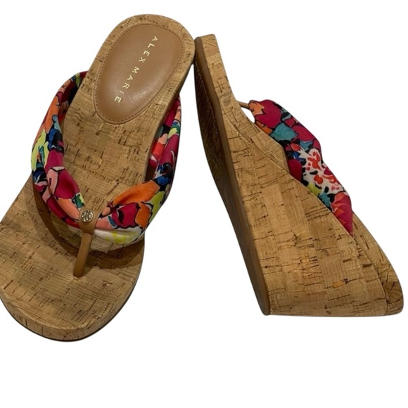 🔥SALE🔥ALEX MARIE BENATA MULTI FLORAL WEDGE SANDALS SZ 9.5 - Picture 10 of 10